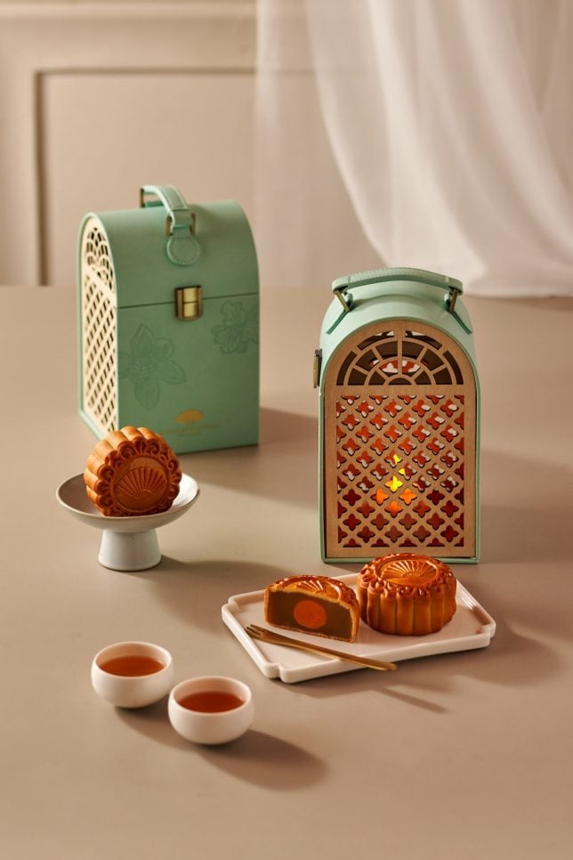 Mandarin Oriental, Singapore Two-tiered box Lantern for Mid Autumn Festival 2025