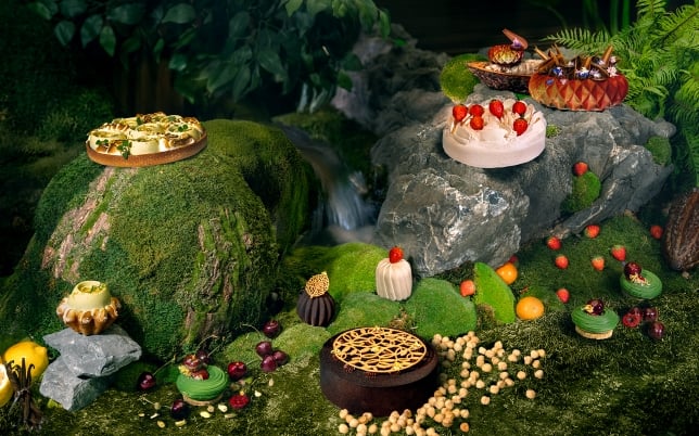 Ginger.Lily's “Always in Bloom” cake collection