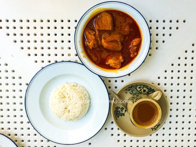 Curry Chicken - Chin Mee Chin Confectionery