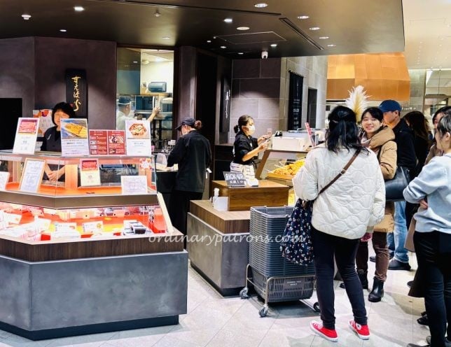 Azabudai Hills Market review of Azabudai Kameido Gyoza 亀戸ぎょうざ, Obusedo 小布施堂 , Torishiki Yakitori 麻布台 鳥しき