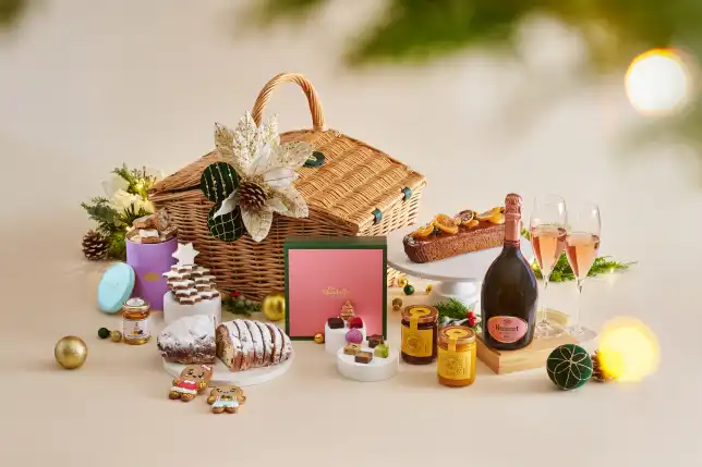 Mandarin Oriental Singapore Festive Hamper for Christmas 2025