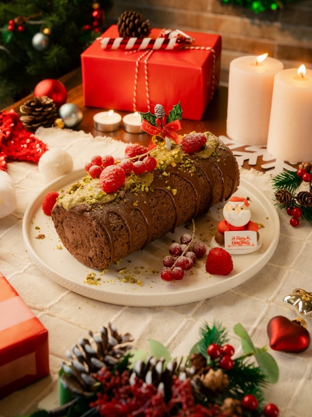 Just Like Dubai Log Cake