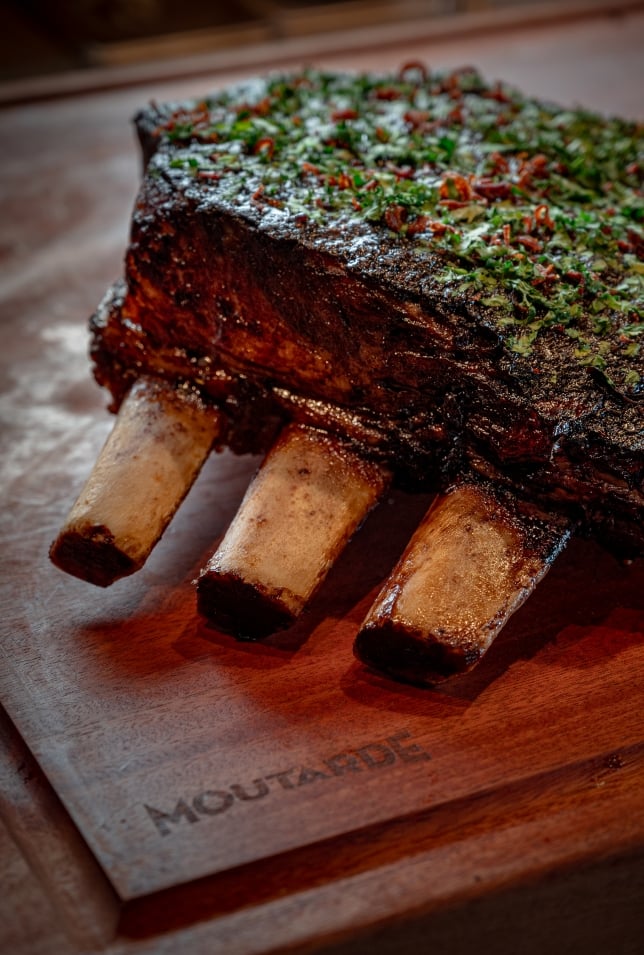 Singapore Black Pepper Long Short Rib, Moutarde (Photo Credits_ Resorts World Sentosa)