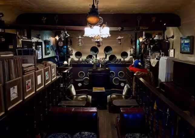 Café Le Violon and Meikyoku Kissa Lion Tokyo: Classical Music Cafes