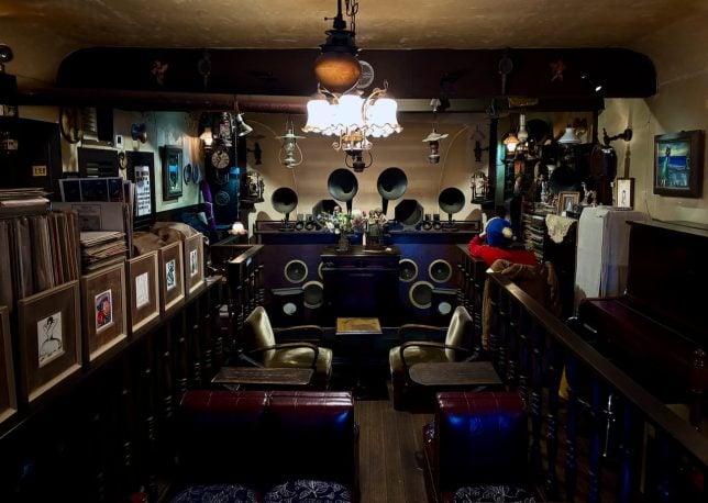 Café Le Violon and Meikyoku Kissa Lion Tokyo: Classical Music Cafes