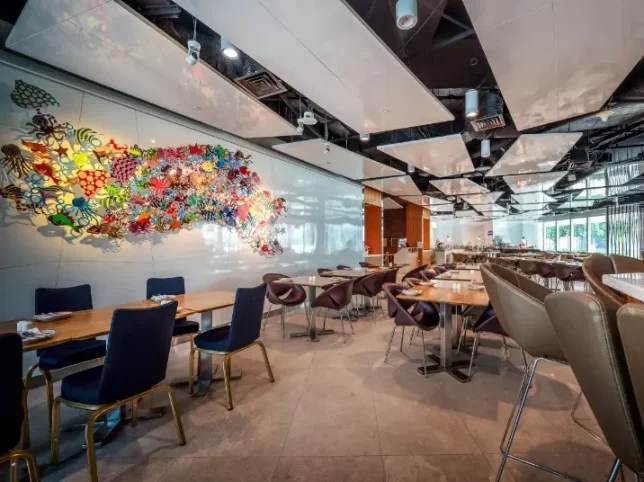 Cosmo Bar & Restaurant - Photo Credit : Dorsett Changi City Singapore