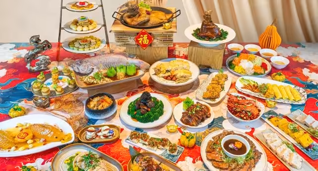 A Prosperous Feast at Cafe 2000