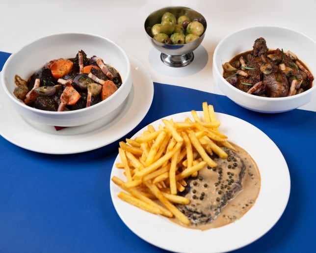 Boeuf bourguignon, coq au vin, steak au poivre - Les Canons (new restaurant)