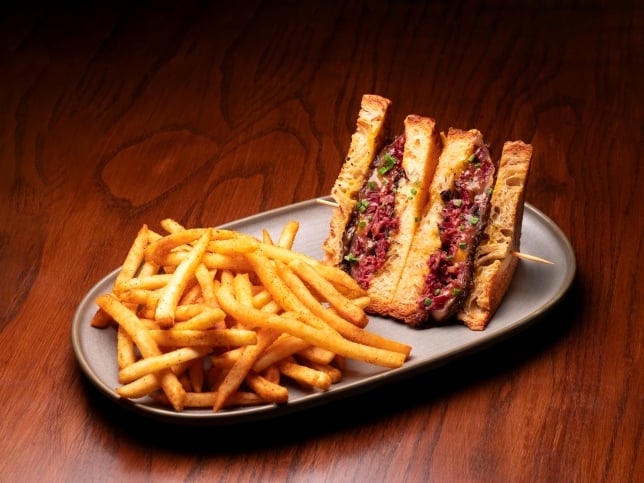 SÁNDWICH DE PASTRAMI PUERTO RICO.