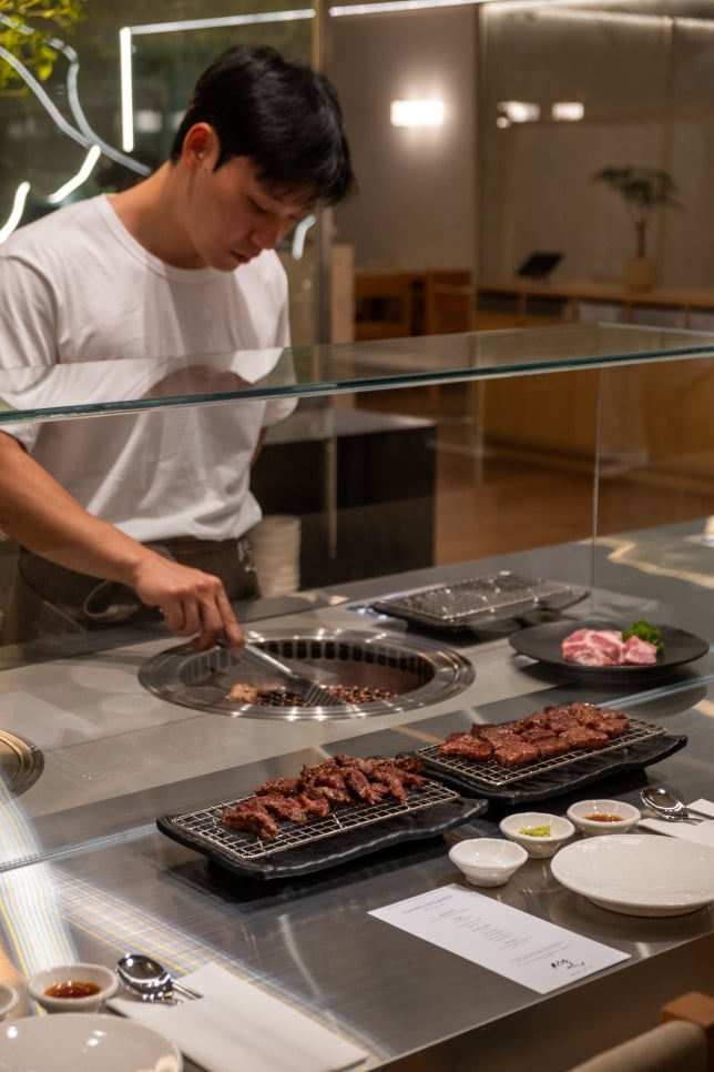 Seoul & So at National Gallery Singapore - Grilling Process