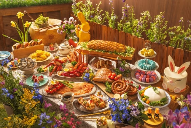 The House in Bloom - Easter in Bloom