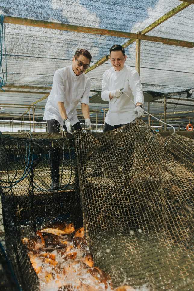 CLOVE_Kelong to Table_Chef Eric Teo and Chef Roy at the Kelong
