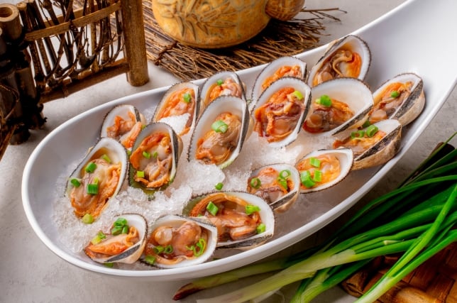 Chilled Korean Ark Cockles - Yaowarat Seafood 