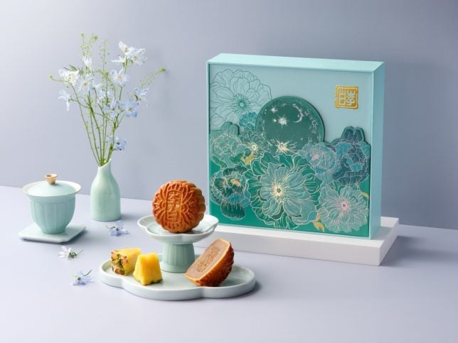 Baked Honey Pineapple Mooncake - Li Bai