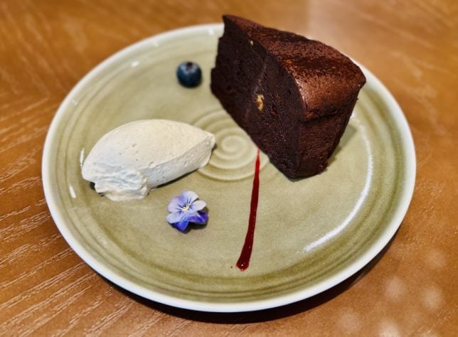 Centro Shaw Lido Restaurant chocolate cake