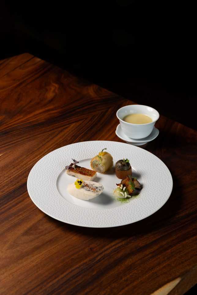 Forage_Chicken 4 ways, “Sānbēijī, 三杯鸡“ & King Oyster Mushroom_Mandai Rainforest Resort by Banyan Tree