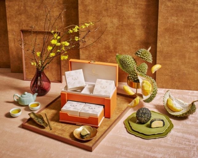 The Mao Shan Wang Durian Snow Skin Mooncake - Hai Tien Lo, Pan Pacific Singapore 