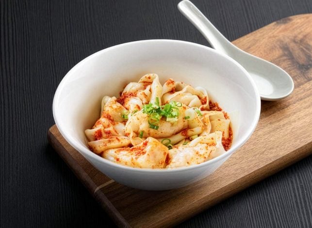 Shrimp & Pork Wantons in Spicy Sauce 