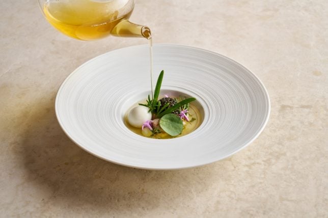 Marguerite Smoked eel, oyster pearl, Australian native sea succulents, Amur caviar