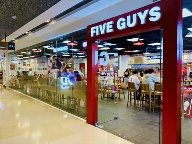 Five Guys Ion Orchard 2 Orchard Turn