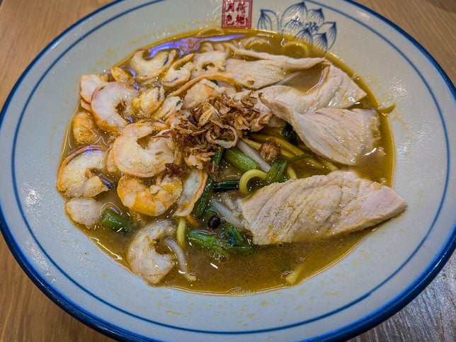 Hoe Nam standard Prawn Noodles ($7)