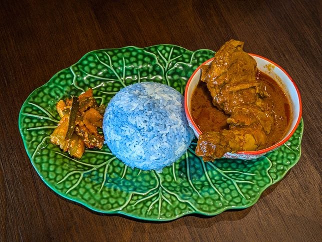 Martina's Kitchen - chicken Rendang