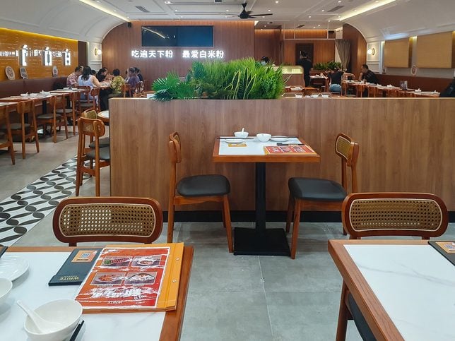 White Restaurant at Suntec City